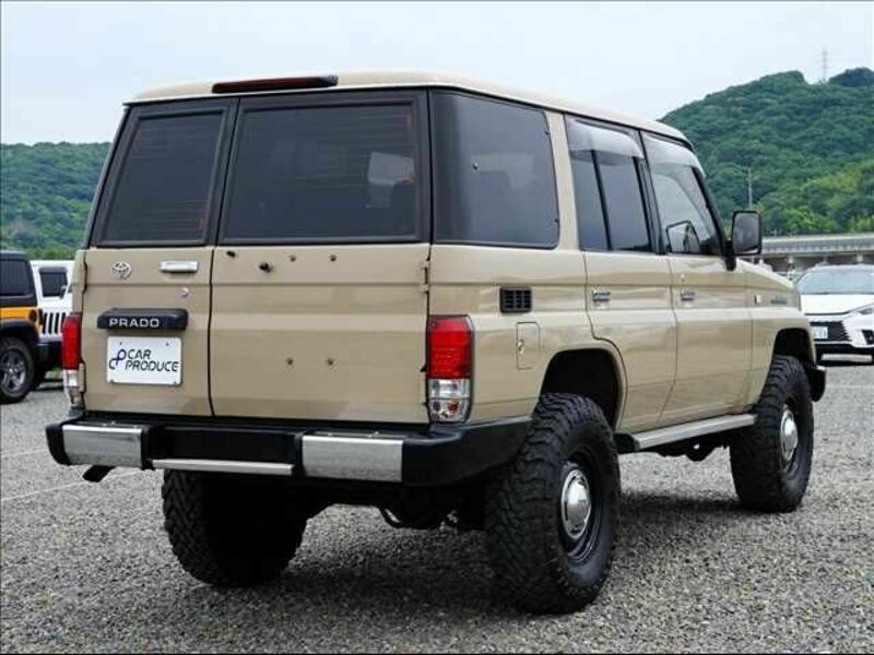 LAND CRUISER PRADO-7