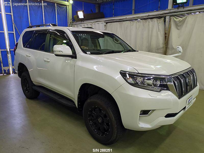 LAND CRUISER PRADO-1