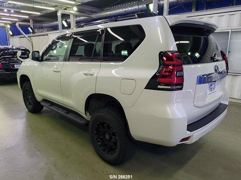 LAND CRUISER PRADO-3