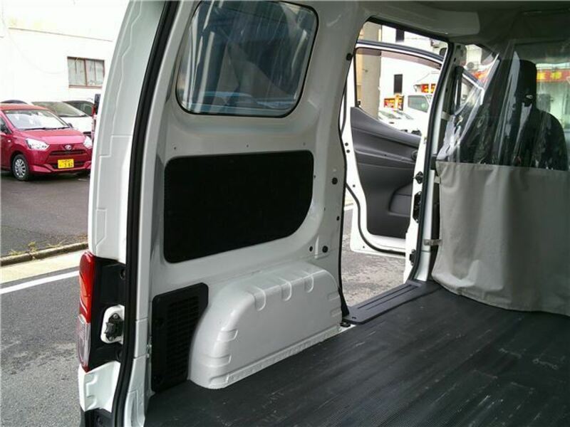 NV200 VANETTE-8