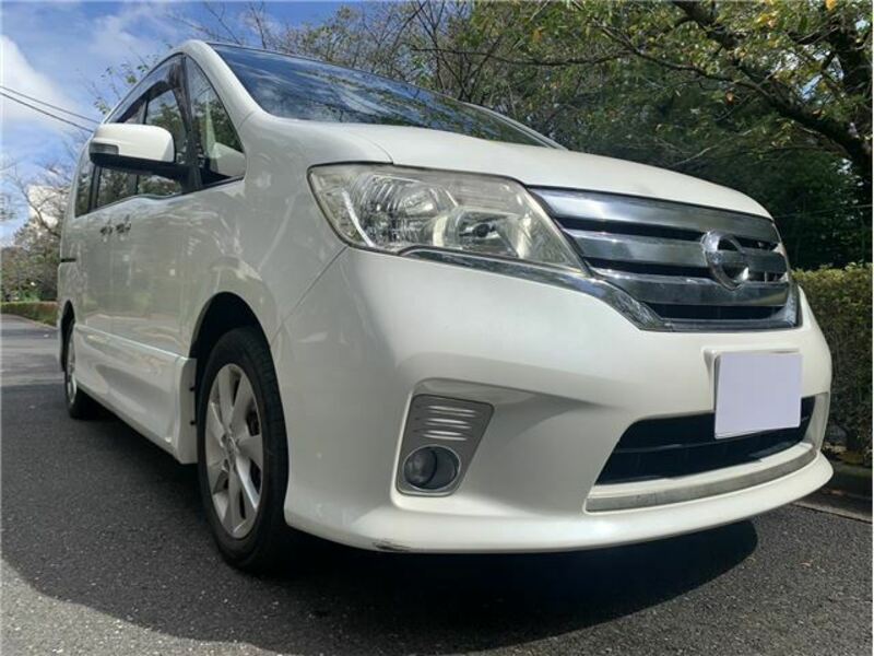 NISSAN　SERENA