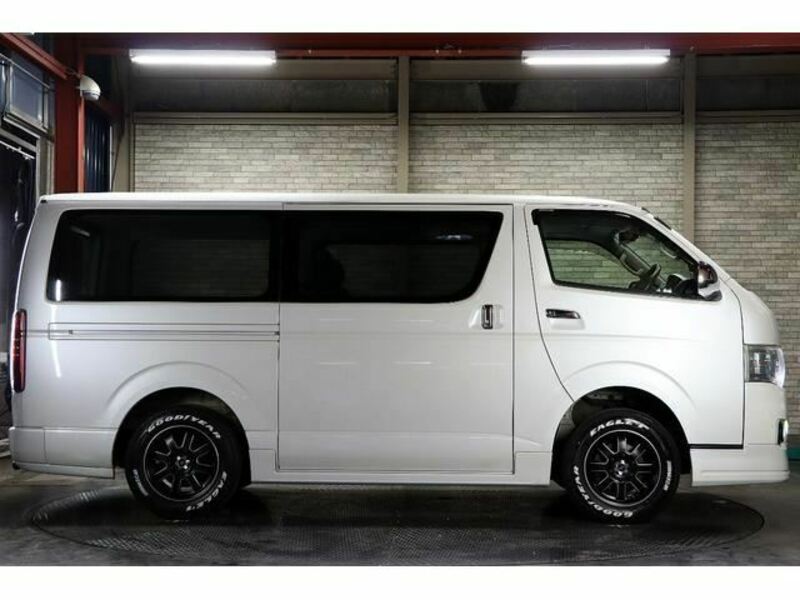 HIACE VAN-8