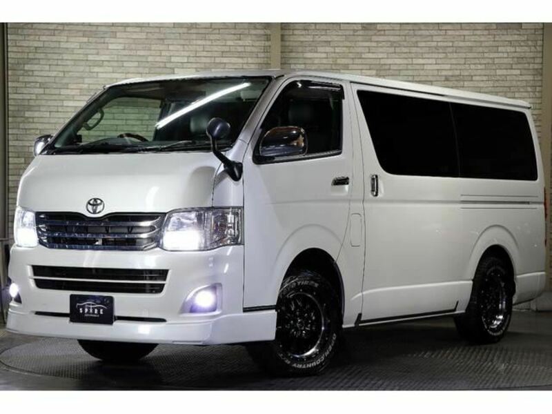 TOYOTA　HIACE VAN