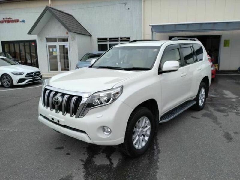 TOYOTA　LAND CRUISER PRADO