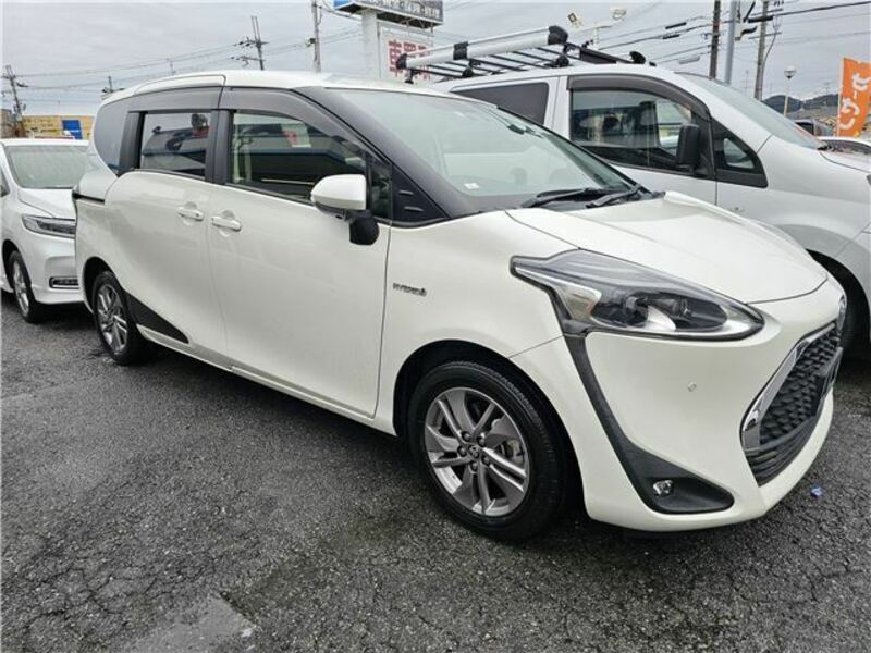 TOYOTA　SIENTA