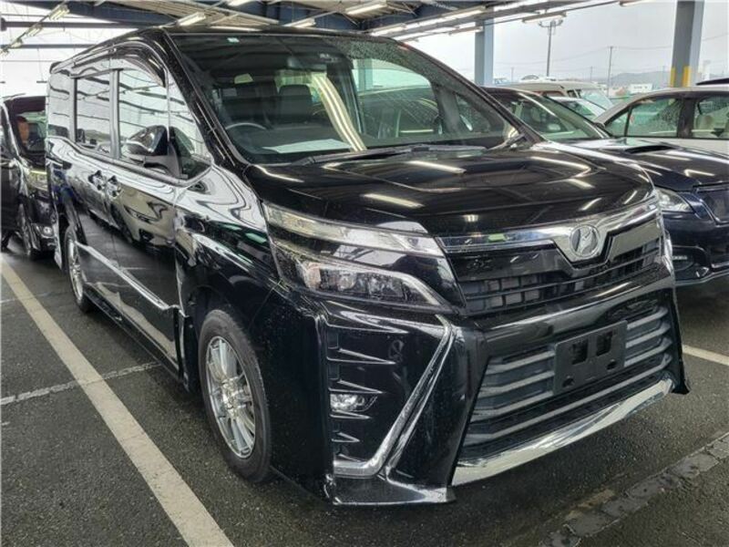 TOYOTA　VOXY