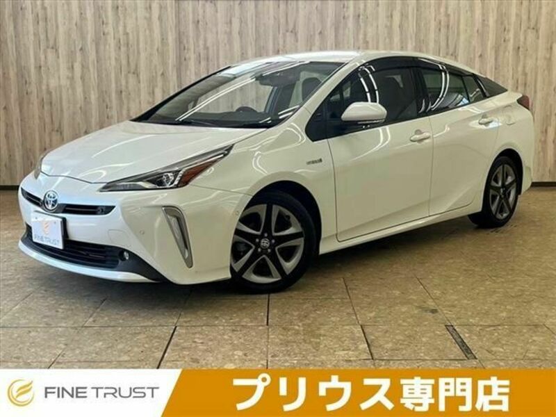 TOYOTA　PRIUS