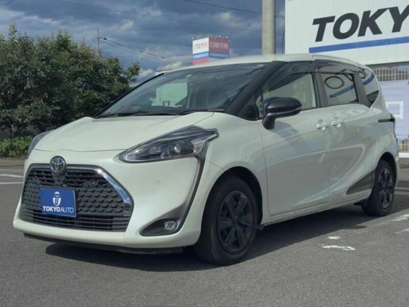 TOYOTA　SIENTA