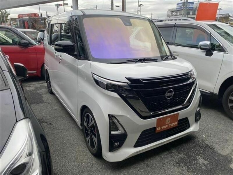 NISSAN　ROOX