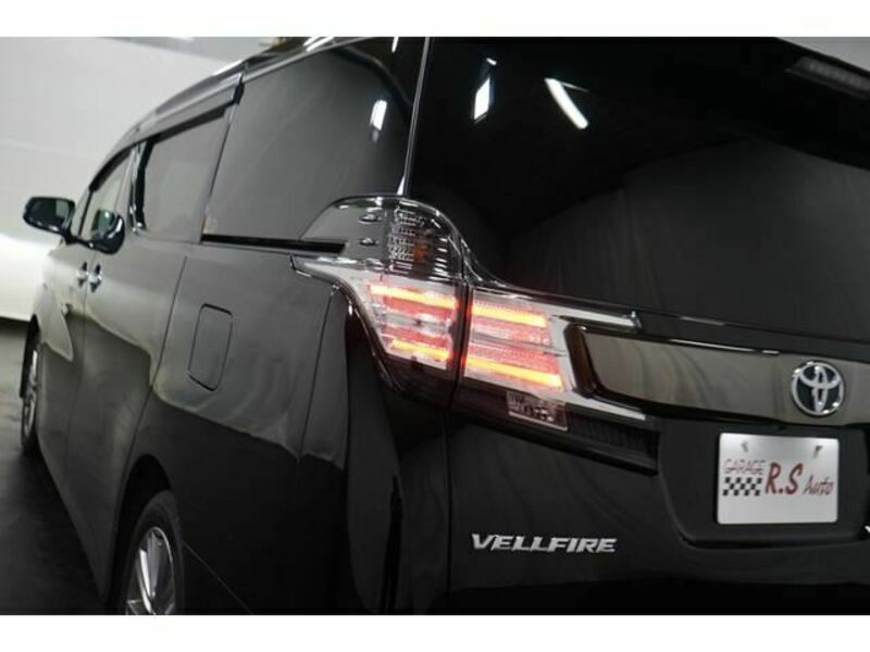 VELLFIRE-16