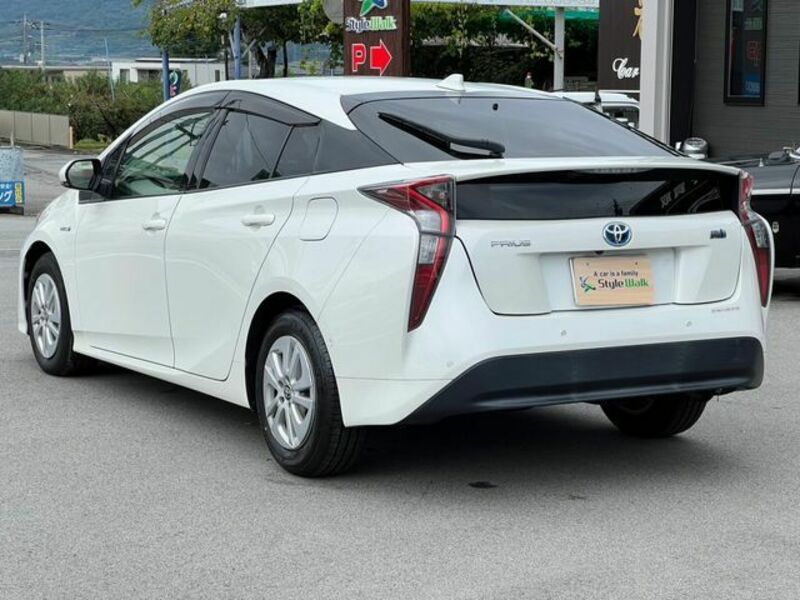 PRIUS-6