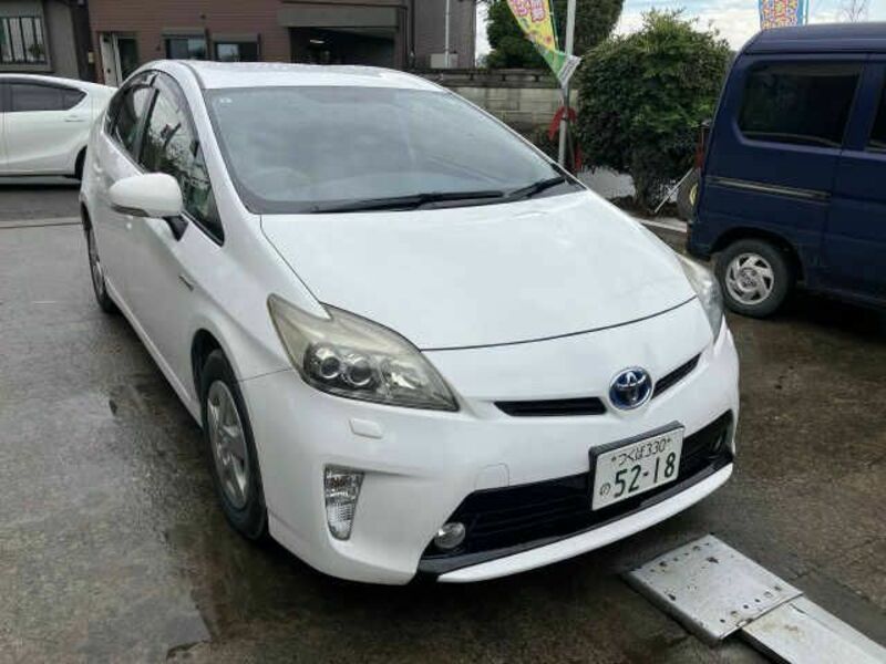 TOYOTA　PRIUS