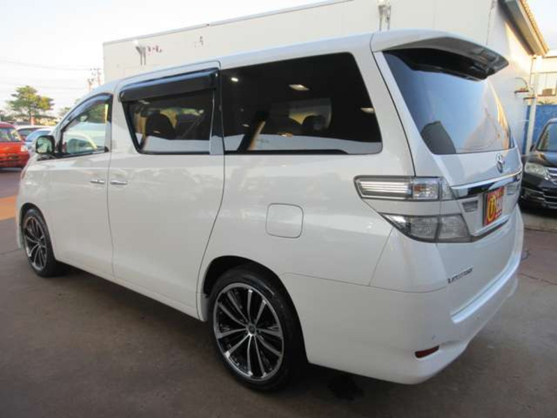 VELLFIRE-7