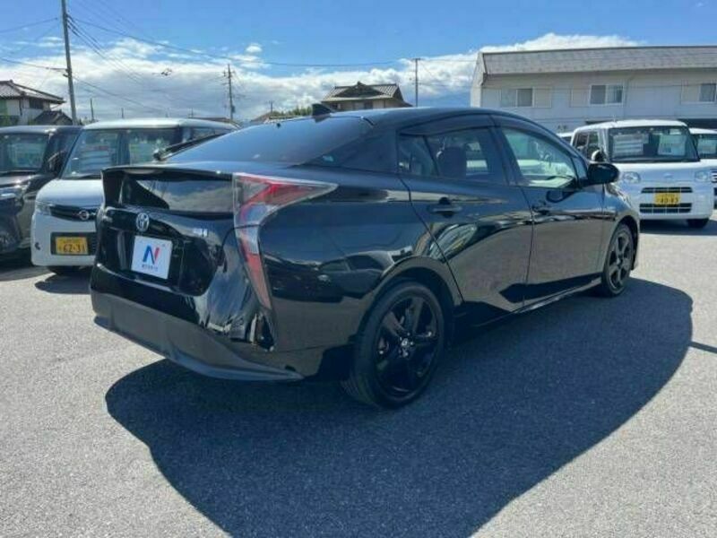 PRIUS-17