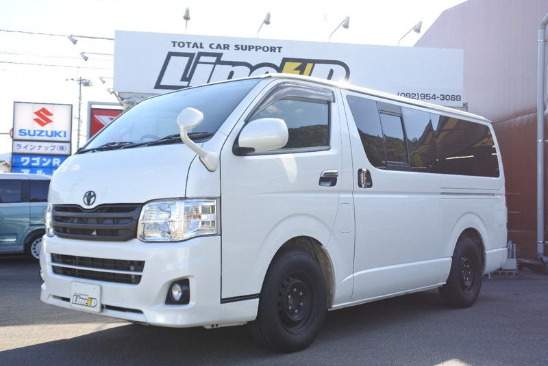 TOYOTA　HIACE VAN