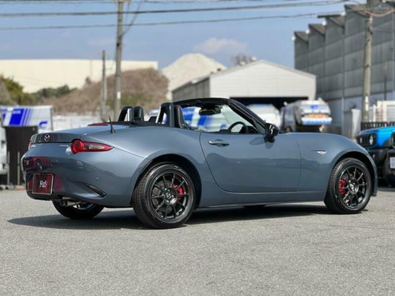 ROADSTER-15