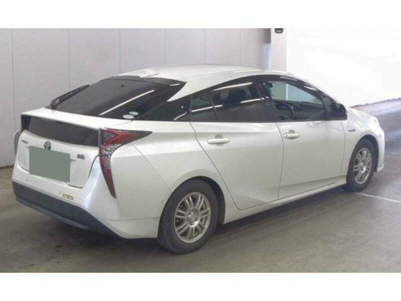 PRIUS-4