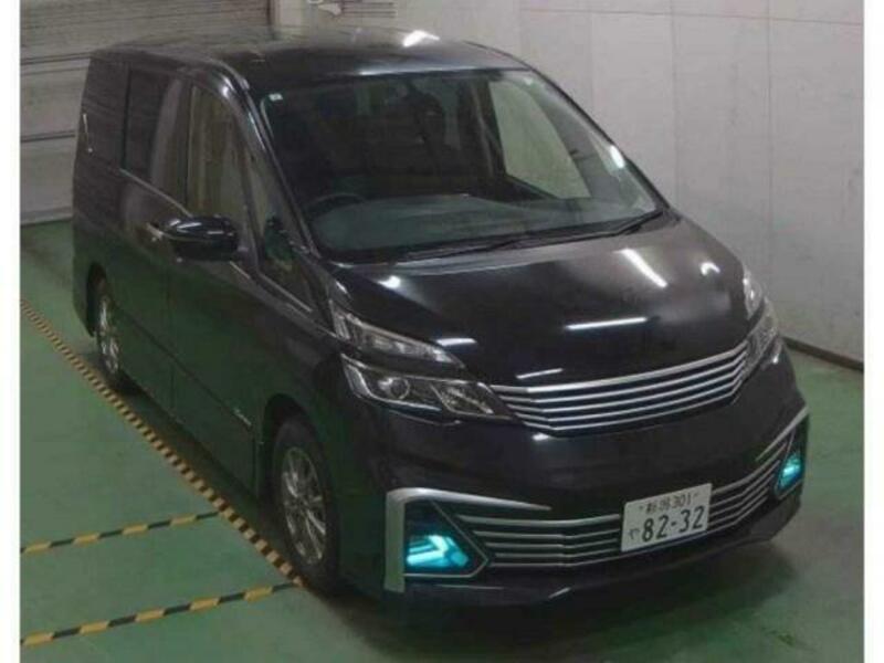 NISSAN　SERENA