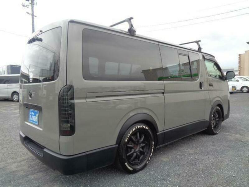 HIACE VAN-11