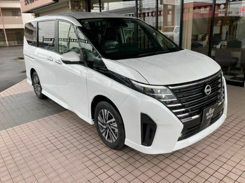 NISSAN　SERENA