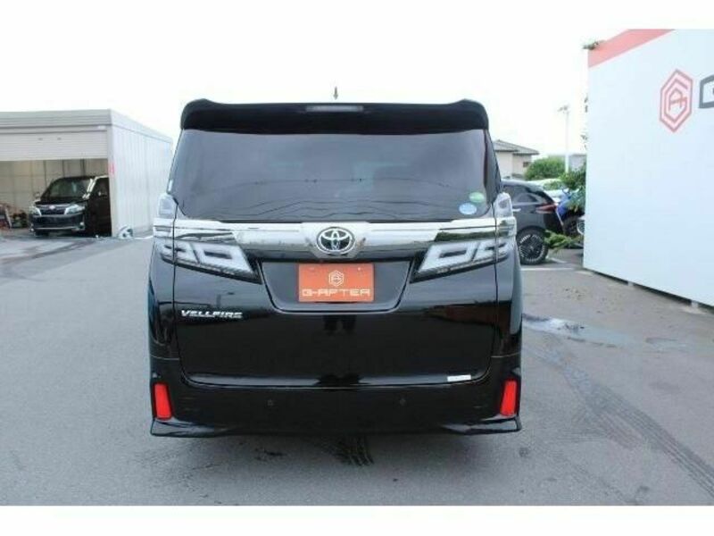 VELLFIRE-8