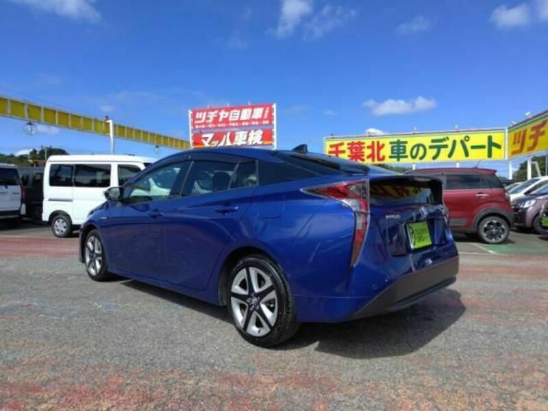 PRIUS-11