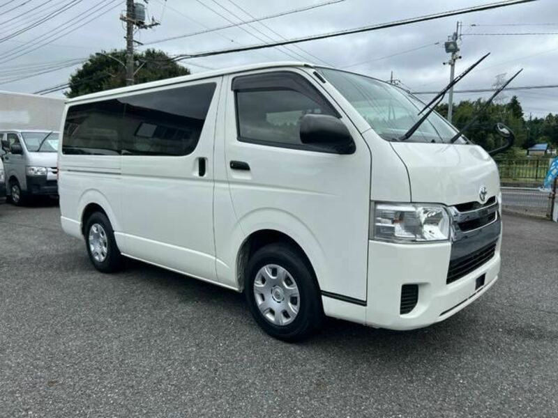 TOYOTA　HIACE VAN