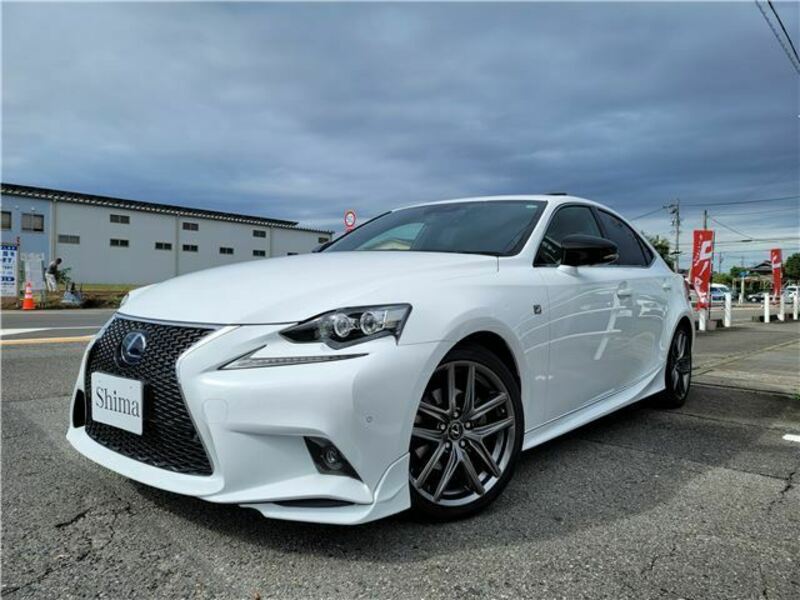 LEXUS　IS