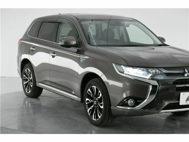 OUTLANDER PHEV-5