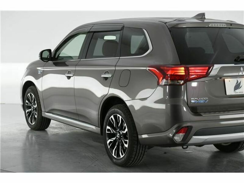 OUTLANDER PHEV-7