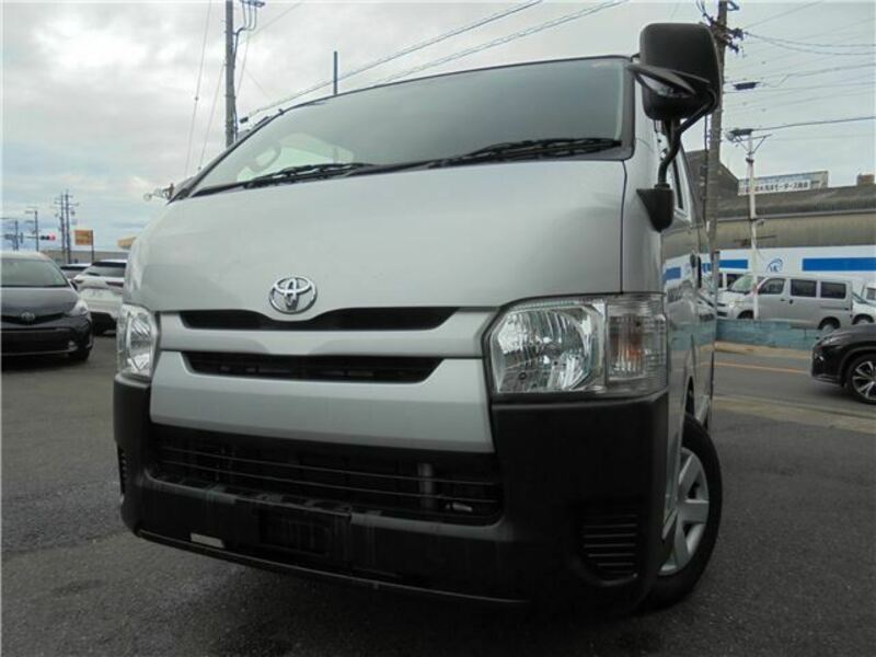 TOYOTA　HIACE VAN