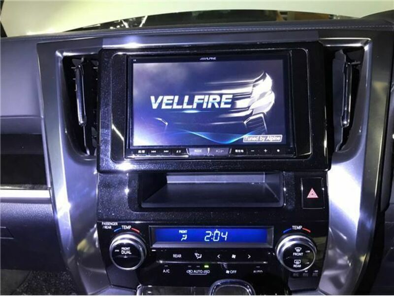 VELLFIRE-18