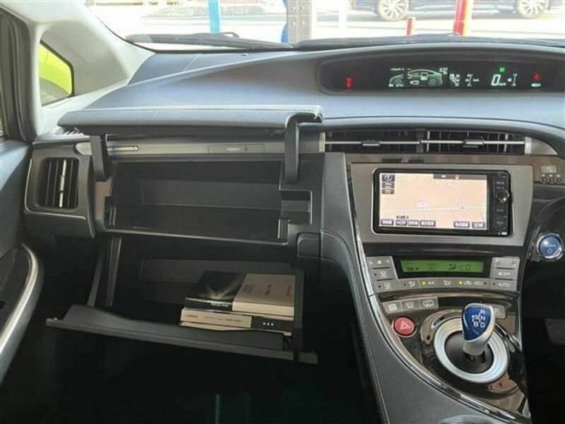 PRIUS PHV-26