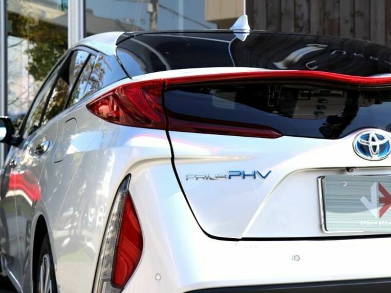 PRIUS PHV-11