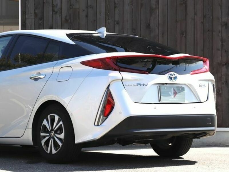 PRIUS PHV-12