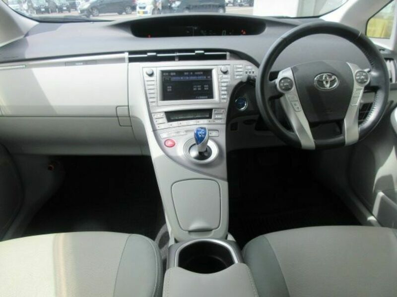 PRIUS PHV-6