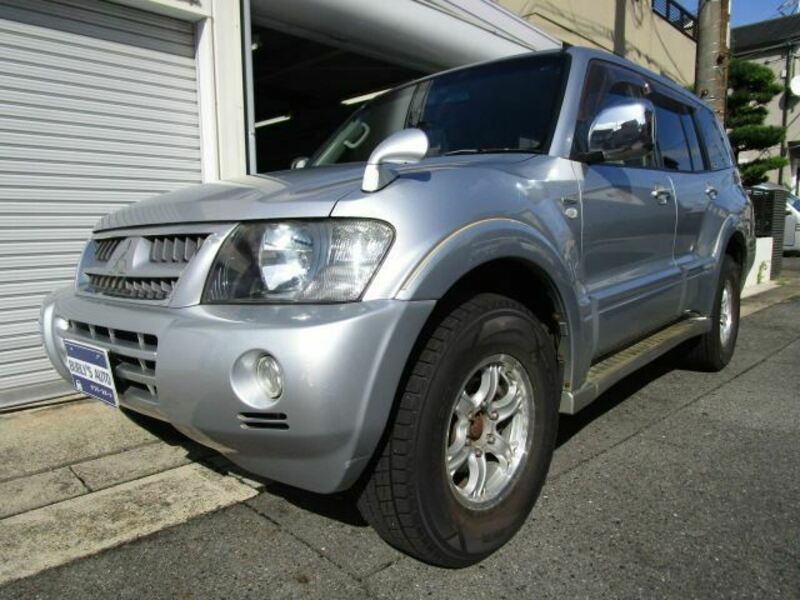 MITSUBISHI　PAJERO