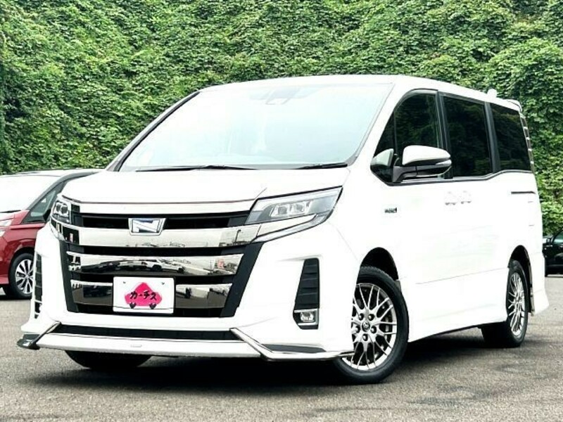 TOYOTA　NOAH