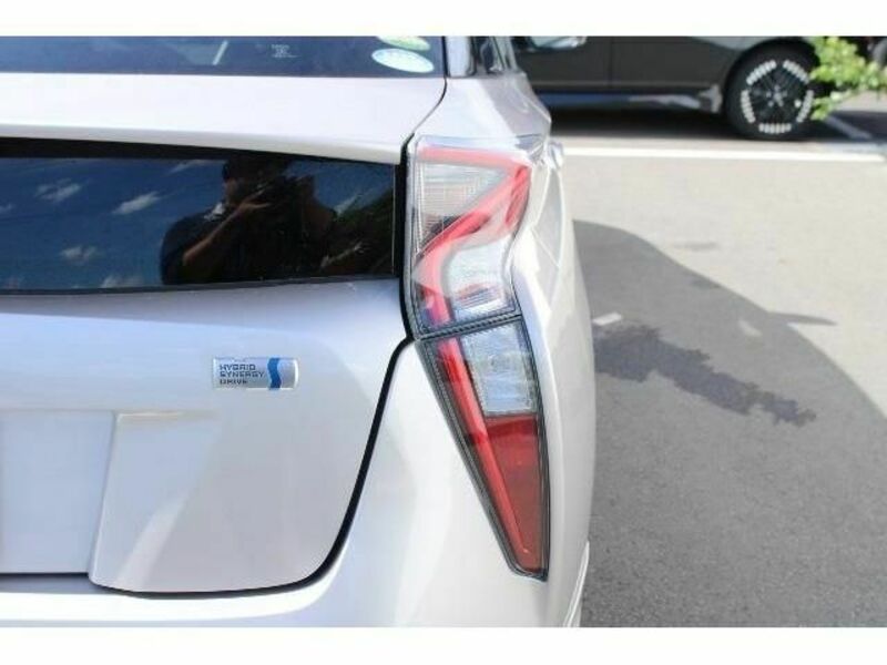 PRIUS-6