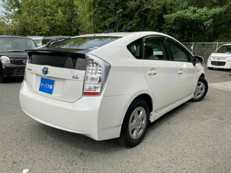 PRIUS-3