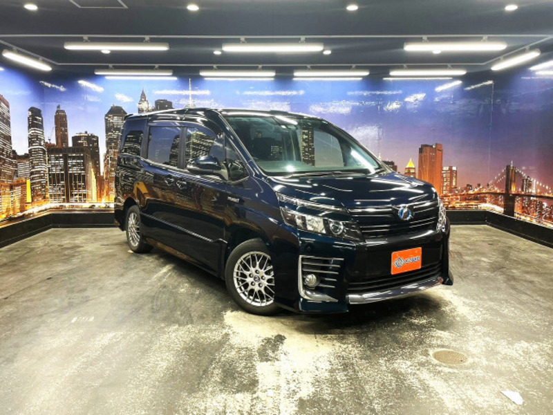 TOYOTA　VOXY