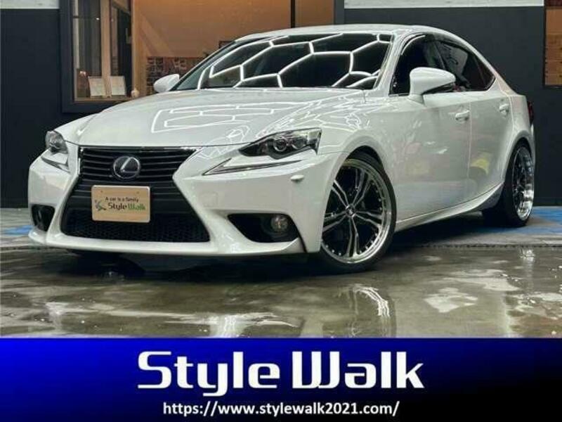 LEXUS　IS