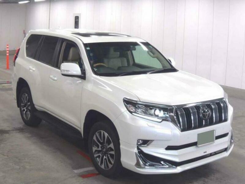 TOYOTA　LAND CRUISER PRADO