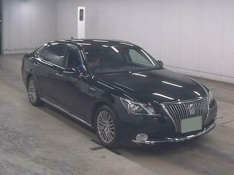 TOYOTA　CROWN MAJESTA