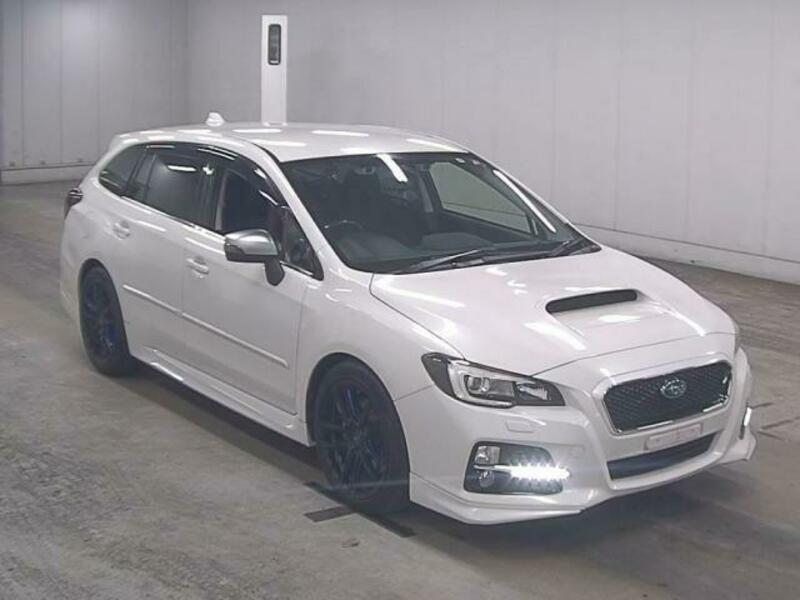 SUBARU　LEVORG