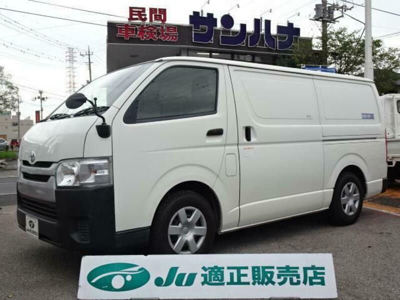 TOYOTA　Regiusace Van