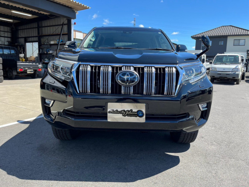 TOYOTA　LAND CRUISER PRADO