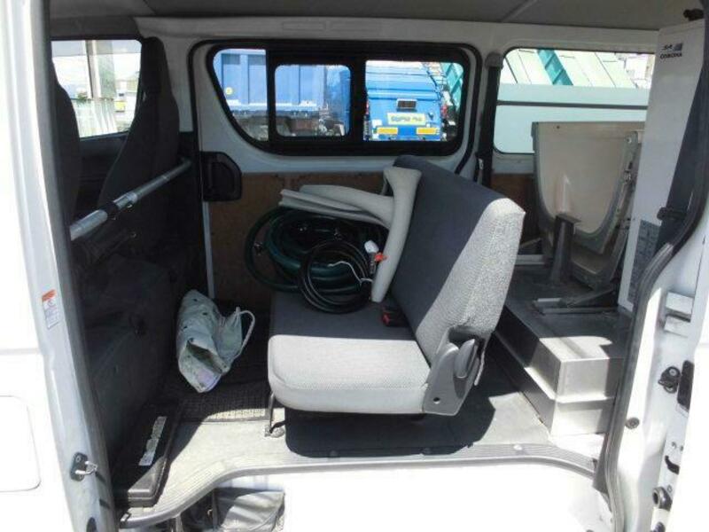 HIACE VAN-11