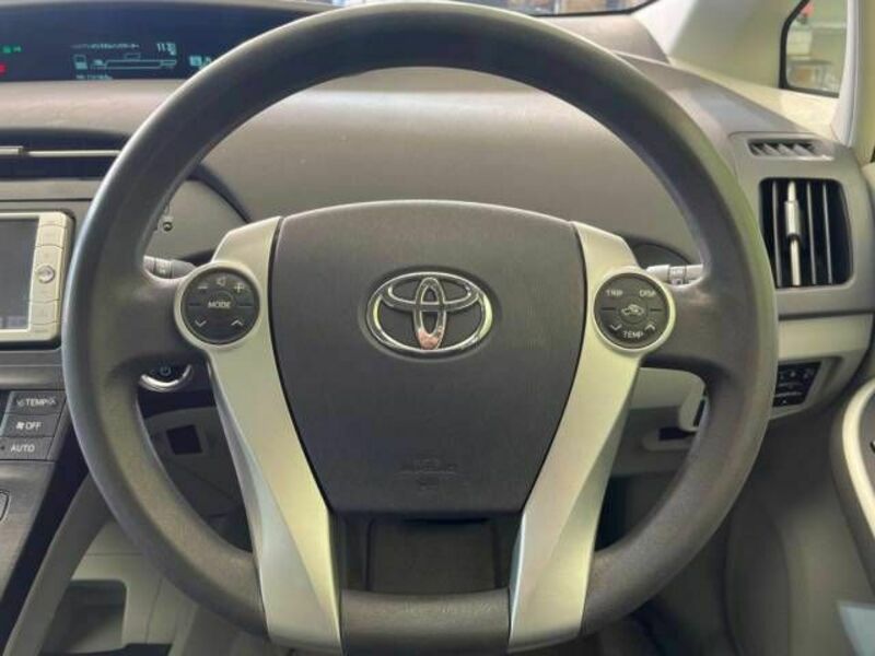 PRIUS-11