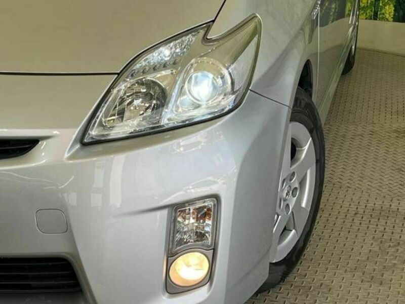 PRIUS-12